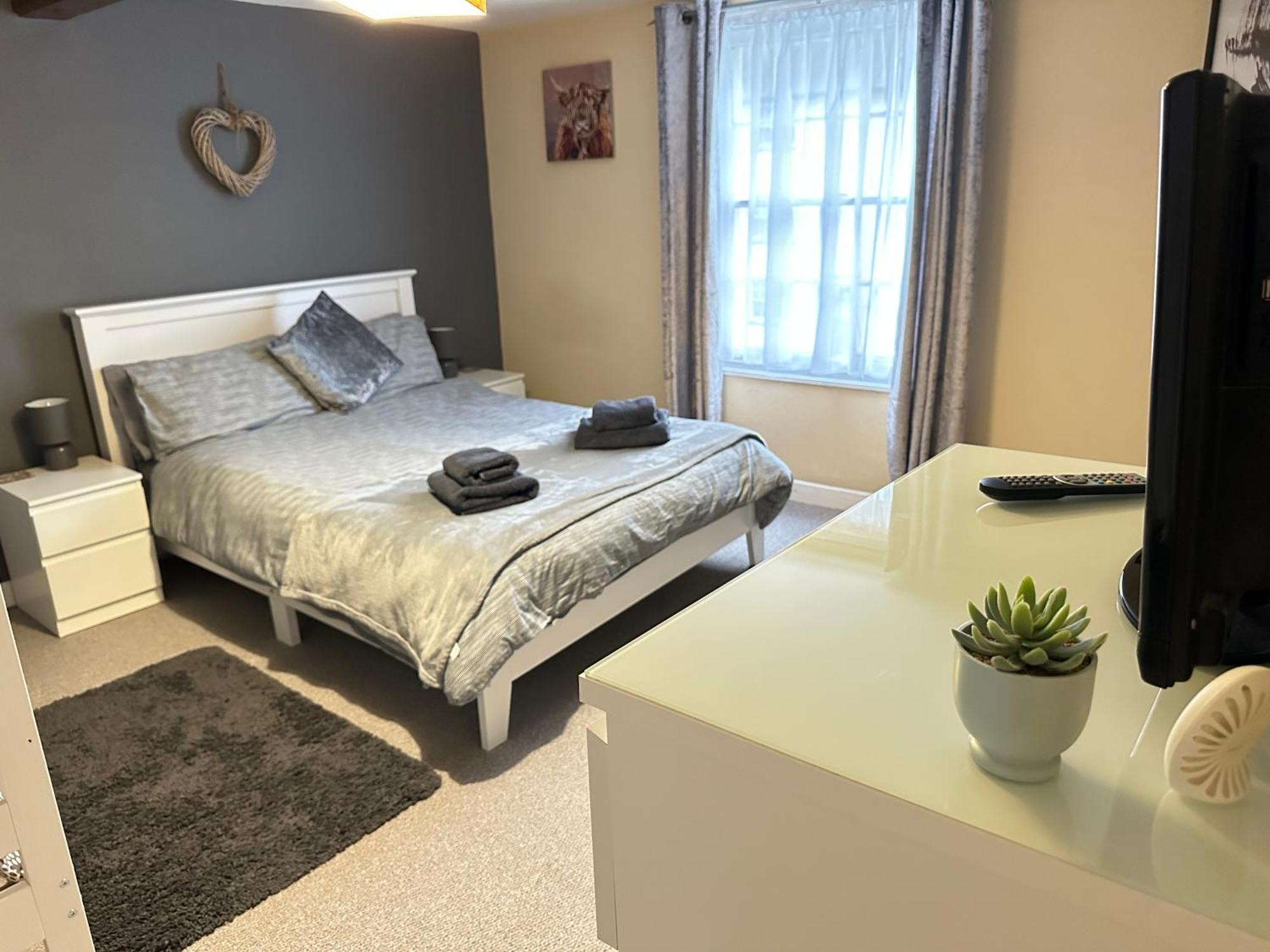 Appartamento Llanidloes Townhouse-Pet-Friendly-Sleeps 6-Mid Wales Esterno foto
